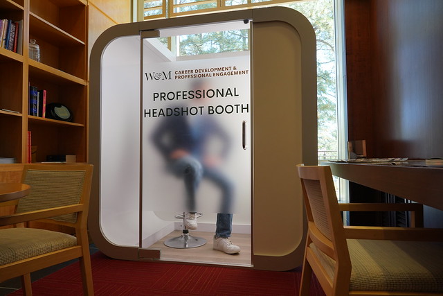 The Office of Career Development & Professional Engagement is pleased to offer a Professional Headshot Booth as a free service to all students, alumni, faculty & staff.
